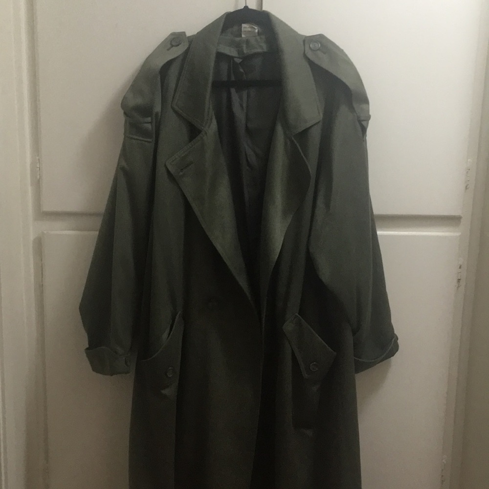 Green-gray Trench